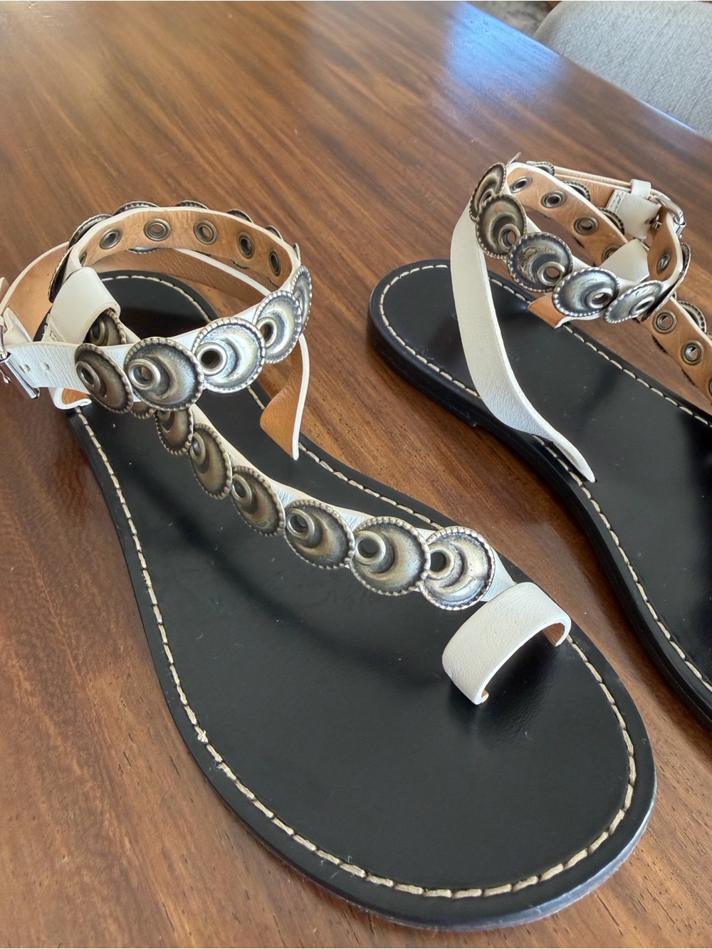 Isabel Marant White Leather Sandals with Silver Disc Embellishments - Picture 4 of 9
